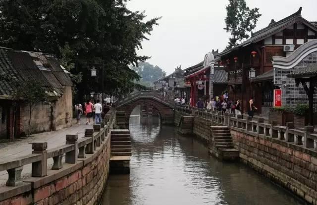 博物馆小偷