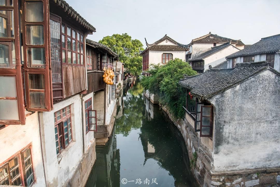 《祈今朝》狠角色出场，扮猪吃虎3年，蝎子精输给她不冤枉